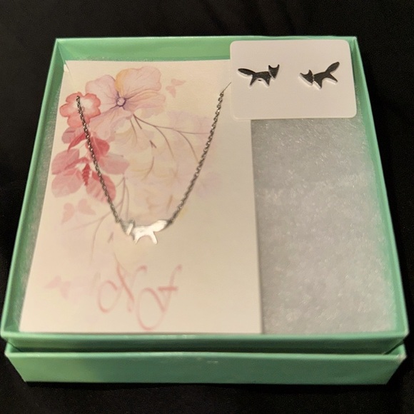 Foxy Jewelry Gift Set boxed necklace and earrings - Picture 1 of 4